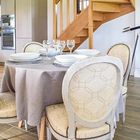 בית נופש Amazing In Gournay-en-bray W/ Outdoor Swimming Pool, Wifi And Outdoor Swimming Pool גורנה-אן-ברי