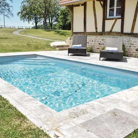 Amazing In Gournay-en-bray W/ Outdoor Swimming Pool, Wifi And Outdoor Swimming Pool גורנה-אן-ברי